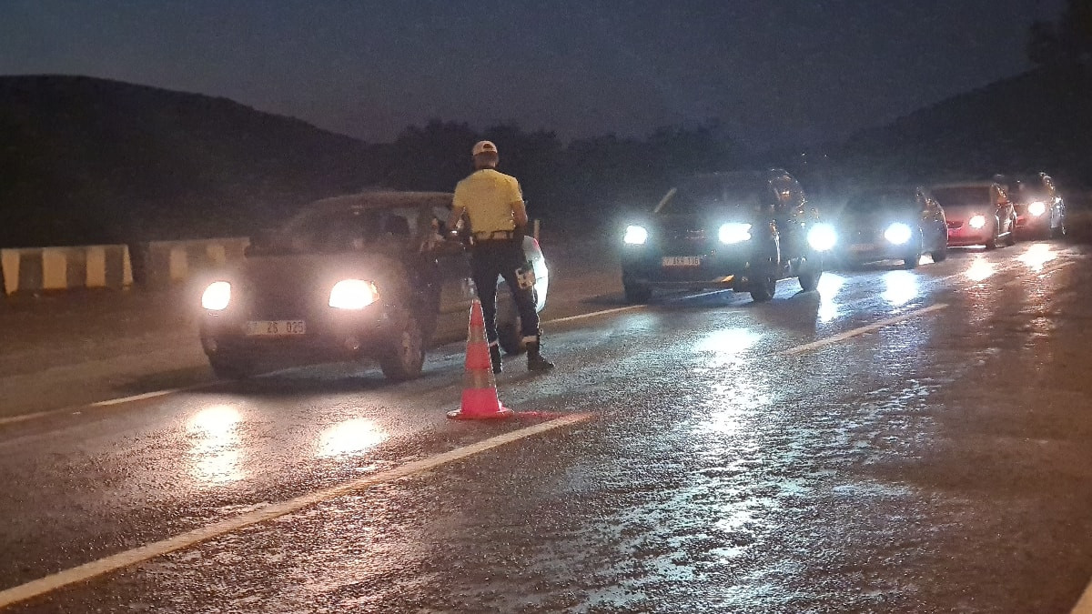 Zonguldak'ta trafik polislerinden gece denetimi