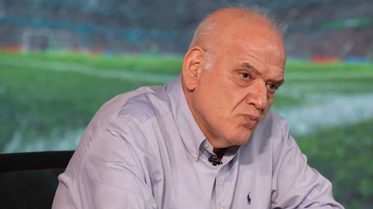 Ahmet Çakar'dan Aleksey Batrakov yorumu: Olaitan'ın kramponlarını taşır!