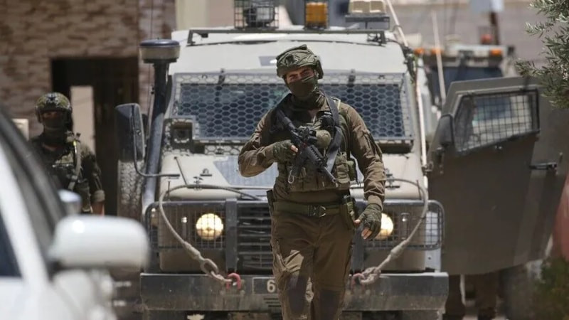 İsrail, Batı Şeria’da hastanelere saldırıyor