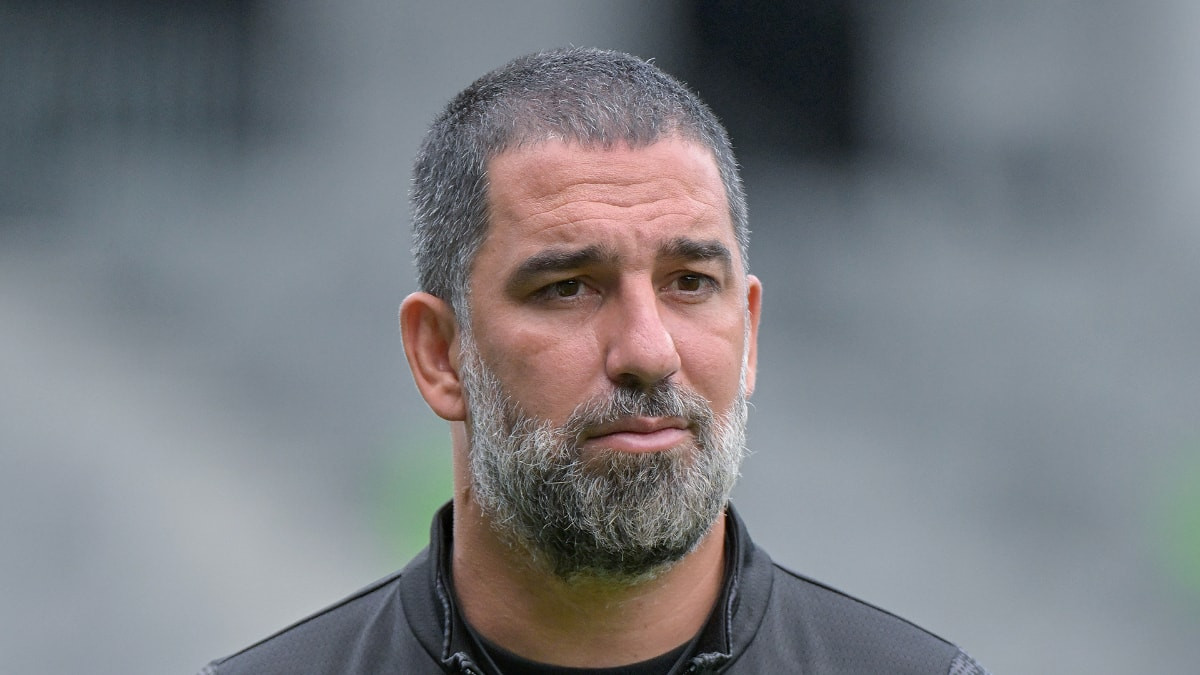 Arda Turan'ın zor gecesi: Rusya saldırdı, sığınağa indiler!