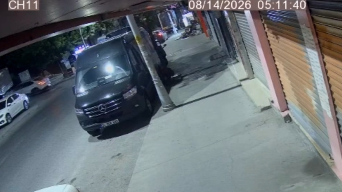 İstanbul'da anahtarı üzerinde unuttu, aracı çalındı