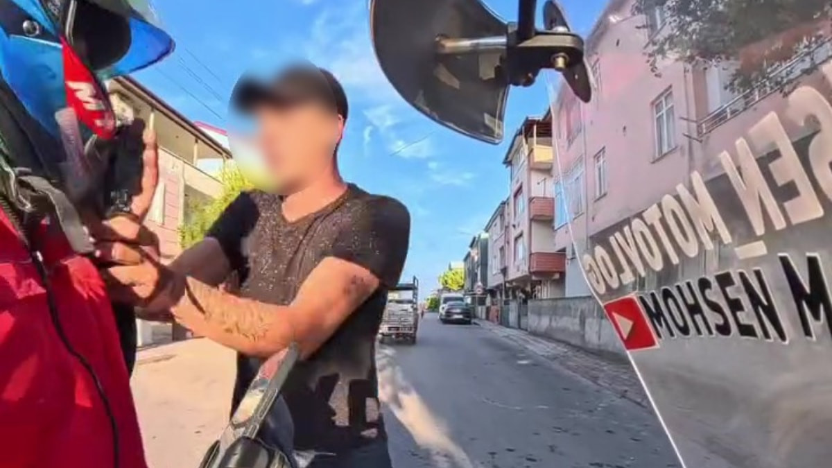 Kocaeli'de trafikte kavga: 'Seni gebertirim' dediği motokuryeye saldırdı