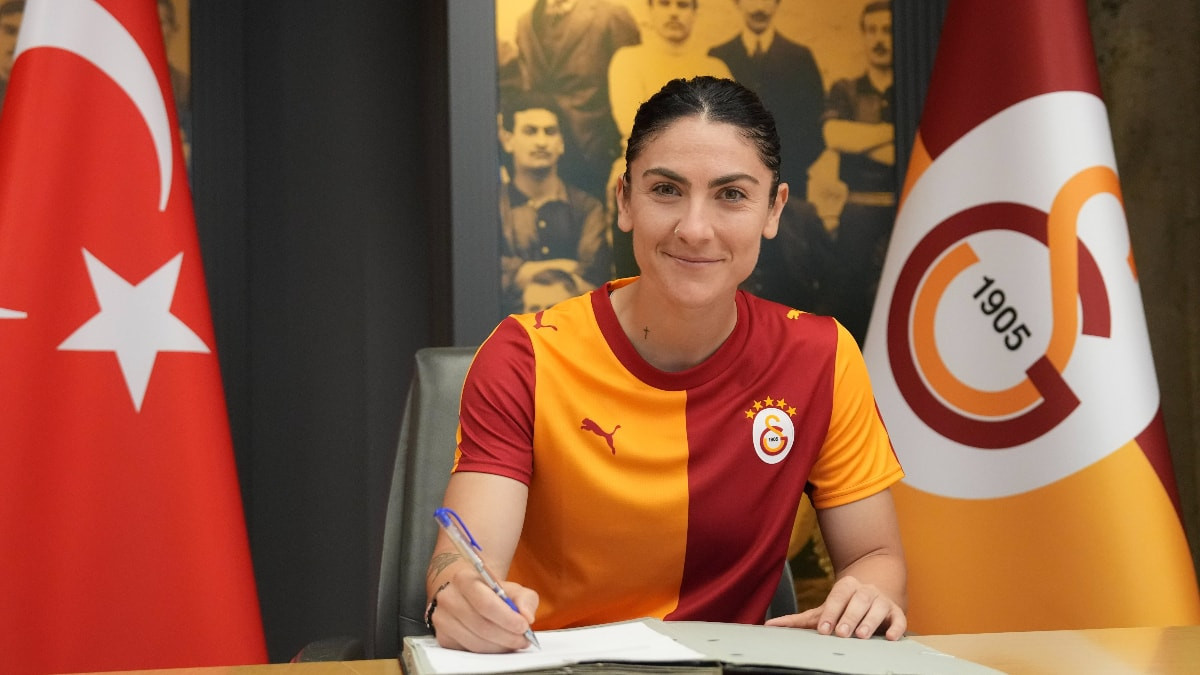 Galatasaray, Eleni Markou'yu renklerine bağladı