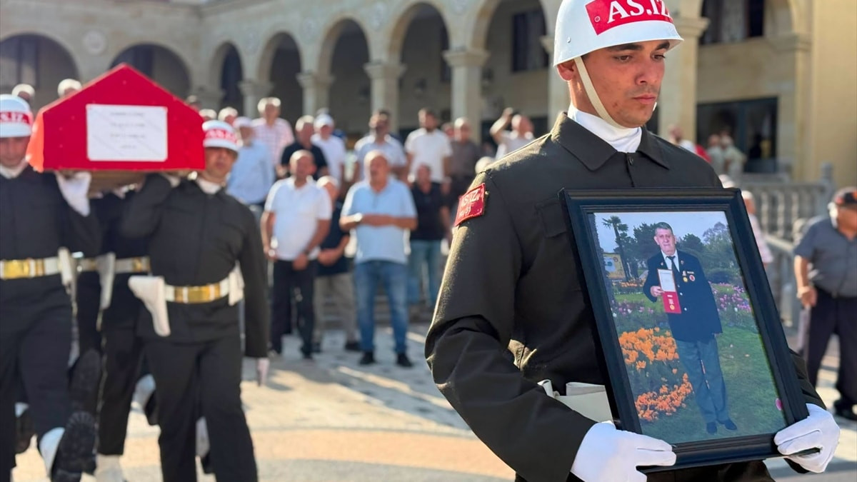 Kıbrıs Gazisi Yılmaz İyinik son yolculuğuna uğurlandı