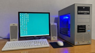 26 yıllık retro bilgisayarı dönüştürdü: 700 oyunu başarıyla yükledi