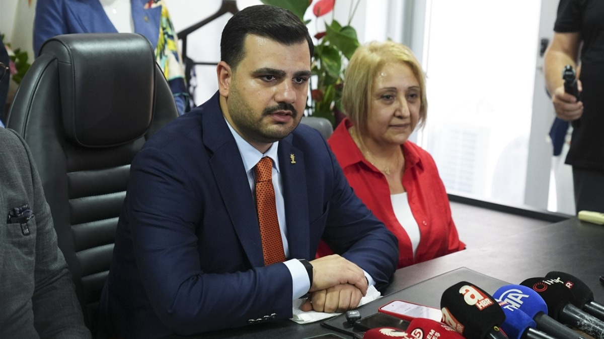 Eyyüp Kadir İnan: Menderes Belediye Başkanı 1,5 senedir partimize dahil olma çabasındaydı