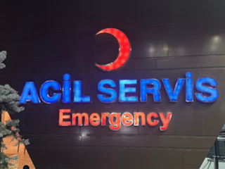 İstanbul'da kavga ettiği midyecinin kız kardeşini bıçakladı: O anlar kamerada