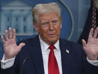 Trump'tan İran açıklaması: Dünyanın en ezici ekonomik yaptırımlarını başlatıyoruz