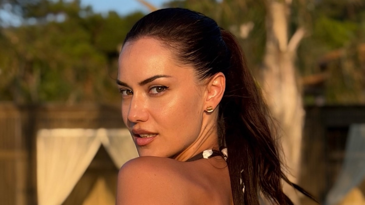 Fahriye Evcen'in kalpli çantası olay oldu