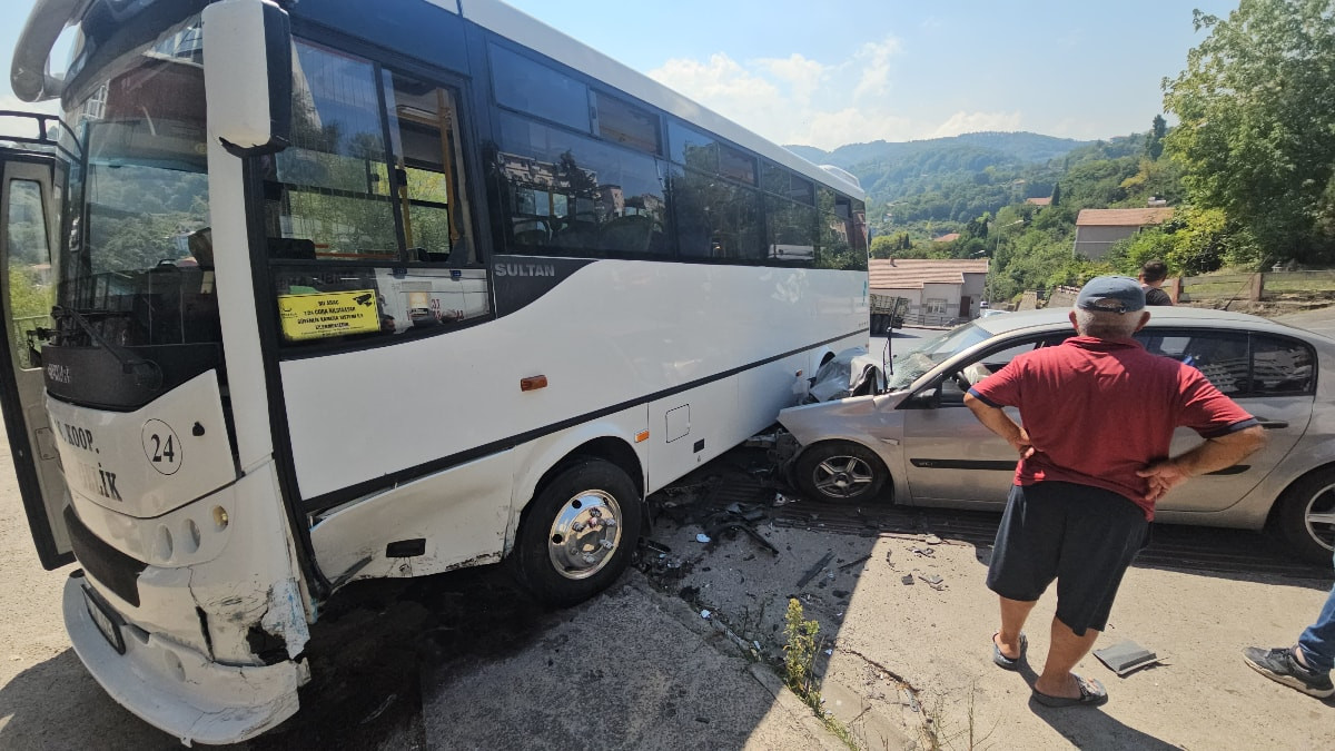 Zonguldak'ta otobüs ile otomobil çarpıştı: 7 yaralı