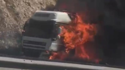 Gaziantep’te seyir halindeki tırda yangın