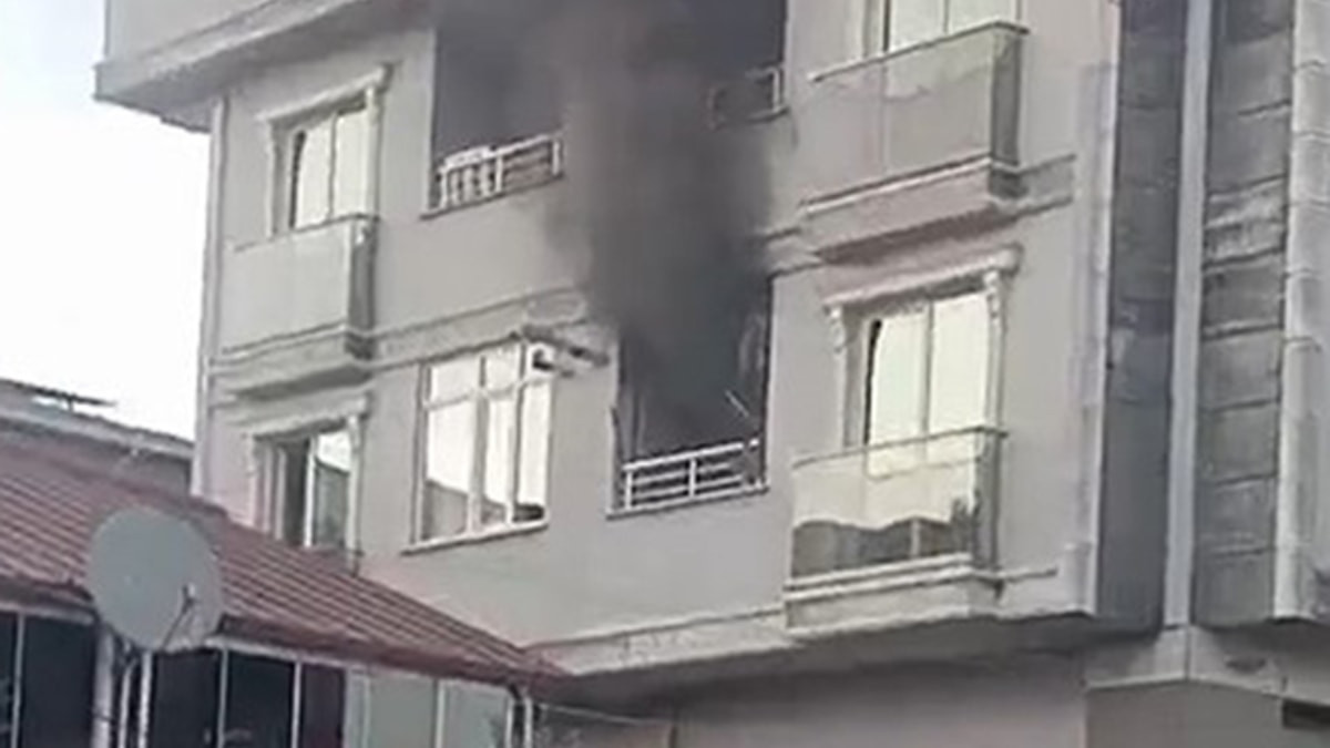 Kocaeli'de mutfakta çıkan yangında patlama yaşandı