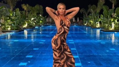 Petek Dinçöz'ün bikinili kareler! Son haline yorum yağdı