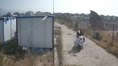 Hatay'da pes dedirten hırsızlık kamerada: Depremzedelerin kaldığı konteyner kenti soydular
