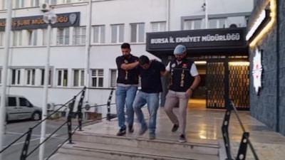 Bursa'da bağ evinde tatil yapan aranan şahıs, yakalanıp cezaevine gönderildi