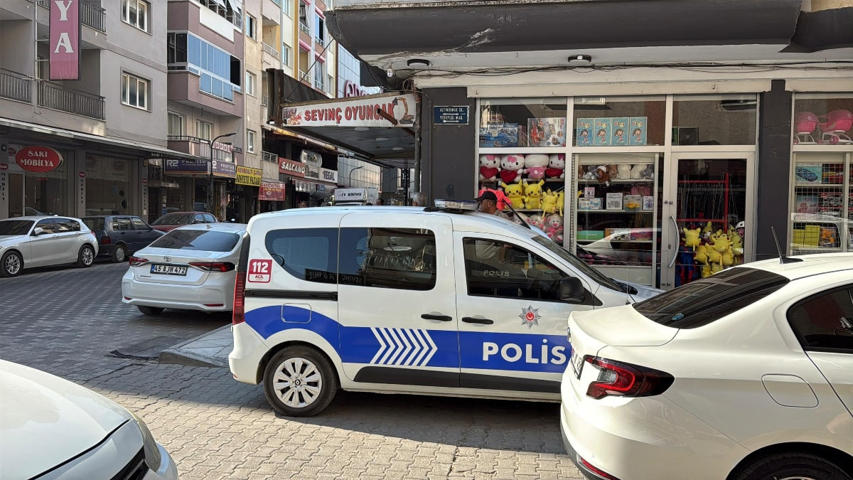 Manisa'da eşini boğmaya çalışan koca gözaltına alındı