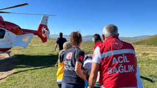 Trabzon'da yaylada yaralanan yaşlı kadın, helikopterle hastaneye ulaştırıldı