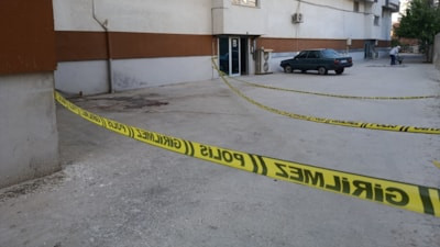 Şanlıurfa'da balkondan düşen genç kadın can verdi
