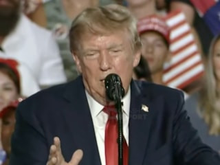 ABD Başkanı Trump'tan 'komünist' yorumu: Siz hiç mutlu olanını gördünüz mü