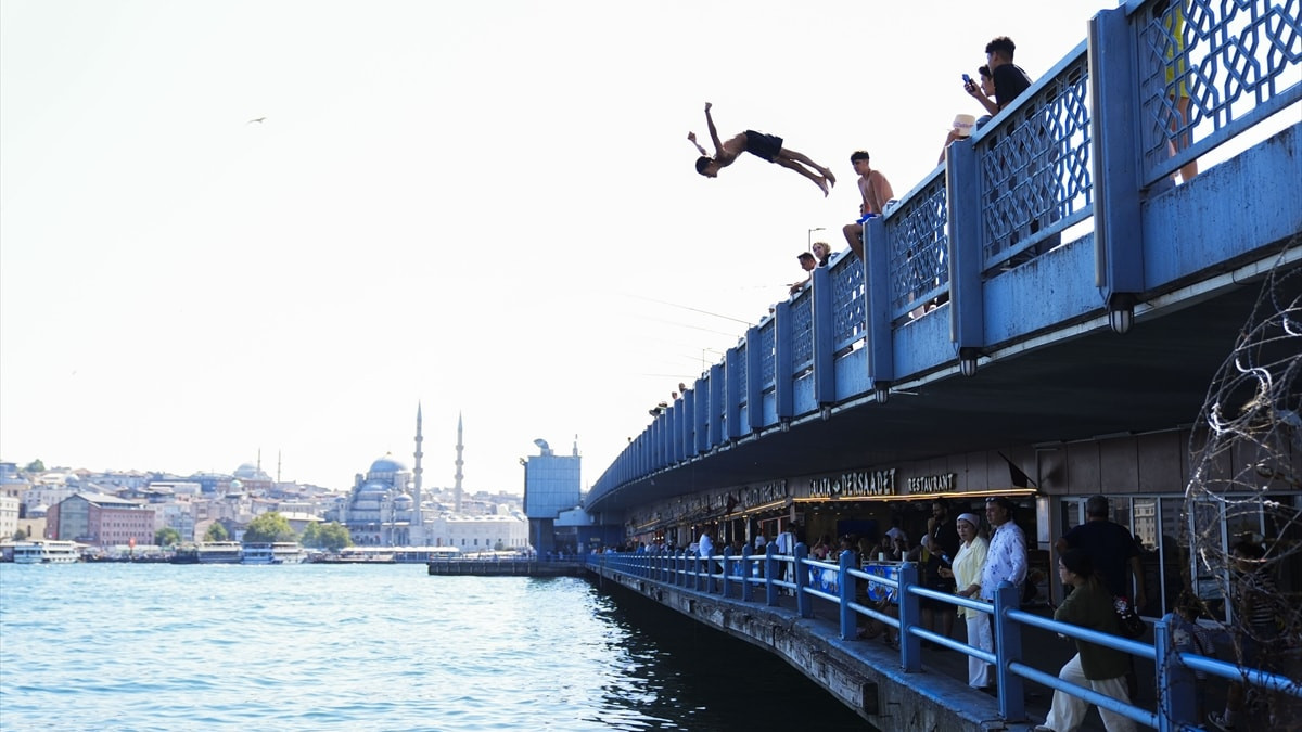İstanbul'da sıcaklık zirveye çıkıyor: Bugün 36 derece hissedilecek