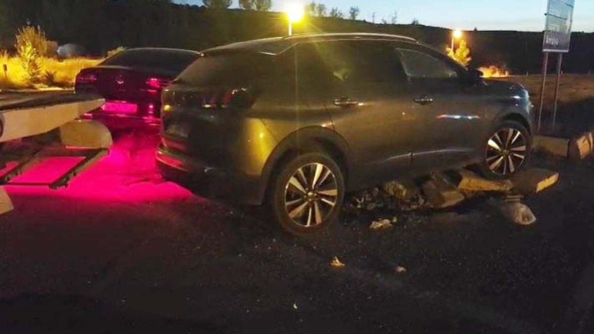 Isparta'da kavşakta iki otomobil çarpıştı: 4'ü çocuk 10 yaralı