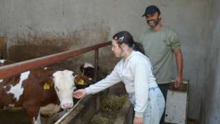 Kızlarının sağlığı için İstanbul'u bıraktılar, köyde yeni bir hayat kurdular