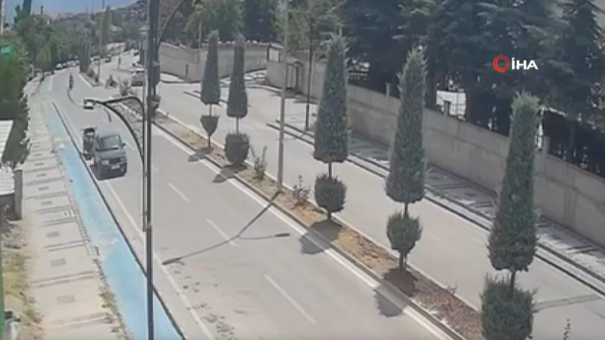 Afyonkarahisar'da motosikletlinin öldüğü kaza anları kamerada