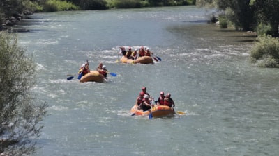 Erzurum'da rafting yarışları nefes kesti: Alabora olan botlar kıyasıya yarıştı