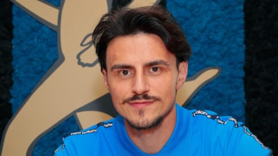 Eljif Elmas, Atalanta'ya imzayı attı