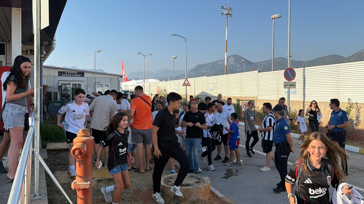 Beşiktaş kafilesi, Alanya'ya geldi