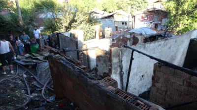 Kastamonu'daki yangında piknik tüpleri patladı: İki ev kullanılamaz hale geldi