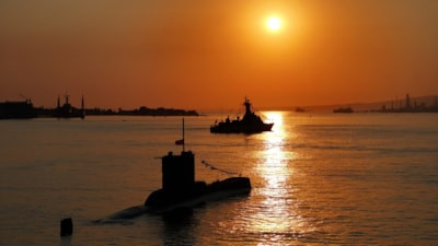 Gölcük Tersanesi Komutanlığı'nda günbatımı manzaraları