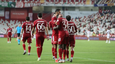 Pendikspor, Antalyaspor karşısında üç golle güldü