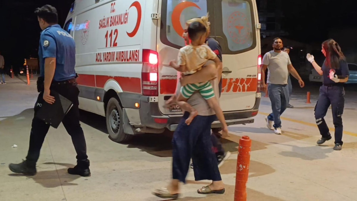 Bursa'da baba ve 4 yaşındaki oğluna saçma isabet etti