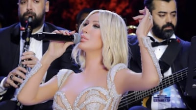 'Filtresiz, makyajsız' paylaşımına meydan okudu! Seda Sayan'dan yakın çekim geldi