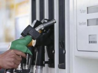 Benzine zam geliyor: Salı günü tabelaya yansıyacak