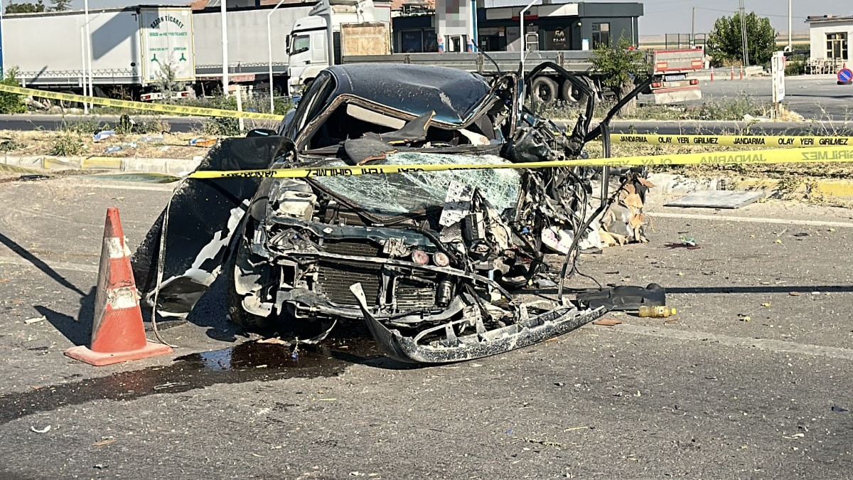 Aksaray’da takla atan otomobildeki 2 kişi hayatını kaybetti