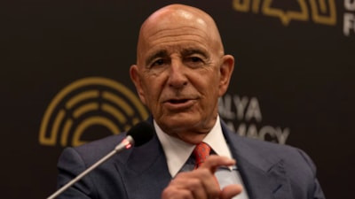 İsrail, ABD'li elçi Tom Barrack'a istihbarat aktarımını durdurdu