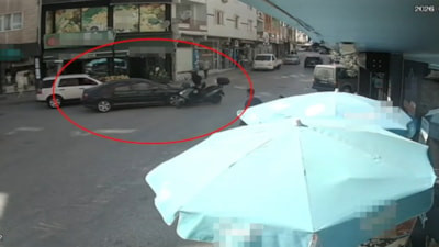 Bursa'da motosikletli sürücüye çarpan otomobil sürücüsü hasarı kontrol edip kaçtı