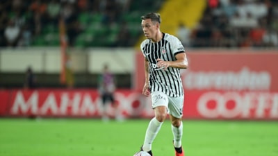 Leandro Trossard: Rakip bana tokat attı