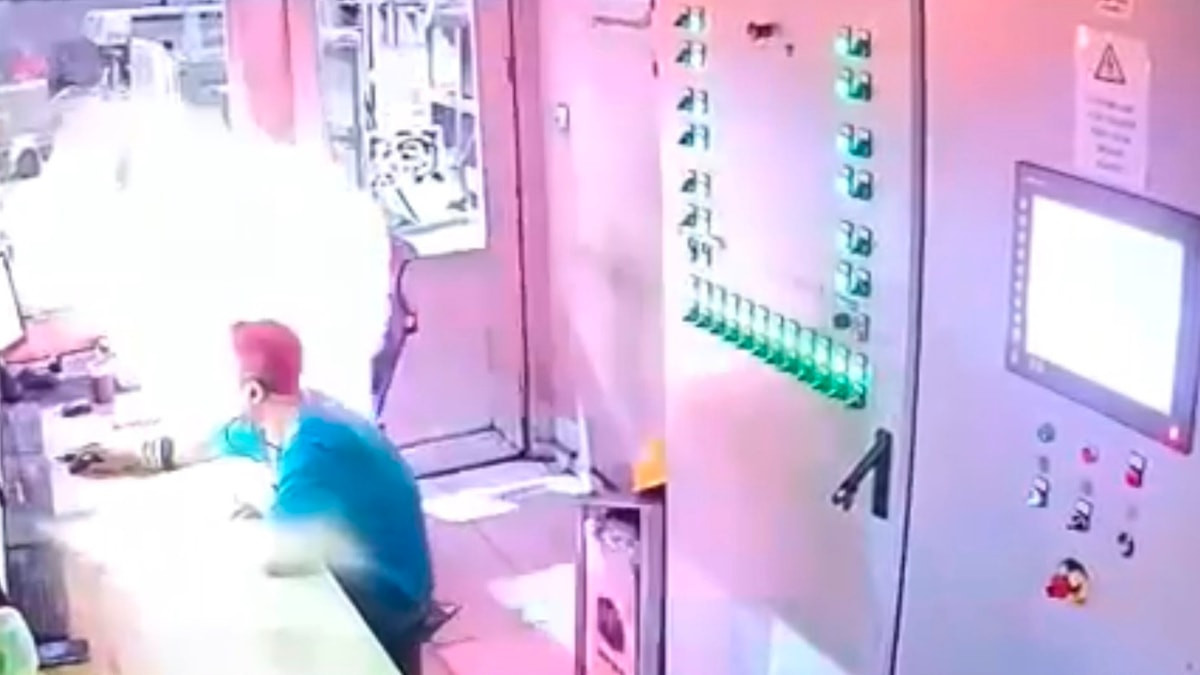 Samsun'da demir çelik fabrikasında patlama anı kamerada