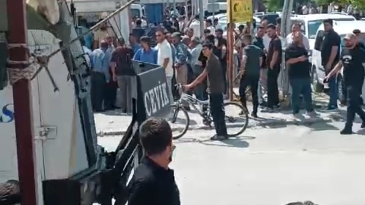 Van'da iki aile arasında taşlı sopalı kavga: 2 yaralı