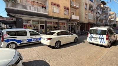 Manisa'da kocasının boğmaya çalıştığı kadın yaşamını yitirdi