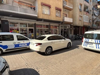 Manisa'da kocasının boğmaya çalıştığı kadın yaşamını yitirdi