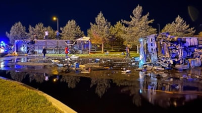Kayseri'de yolcu otobüsü ile tankerin çarpıştığı kazada 35 kişi yaralandı