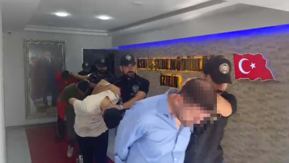 İzmir'de taraftar gruplarına yönelik operasyonda 51 tutuklama