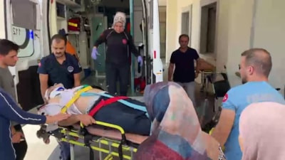 Adıyaman'da otomobiller çarpıştı: 1'i çocuk, 4 yaralı