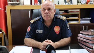 Aydın'da 8 milyon TL'lik elektrikli otomobil yandı, itfaiyeci şaşırdı kaldı: İlk defa başımıza geldi
