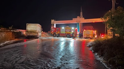 Sakarya'da kamyondan kimyasal sızdı: 2 yaralı
