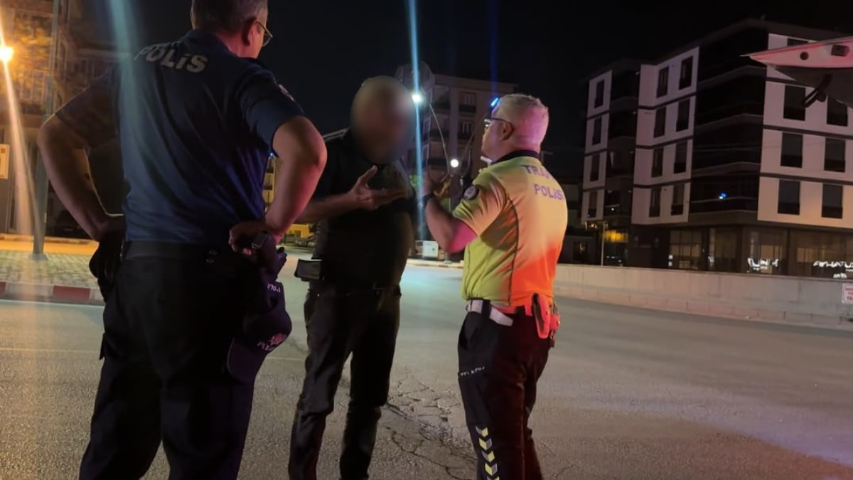 Burdur'da oğlunu trafik cezasından kurtarmaya geldi: Kendi cezası daha ağır oldu